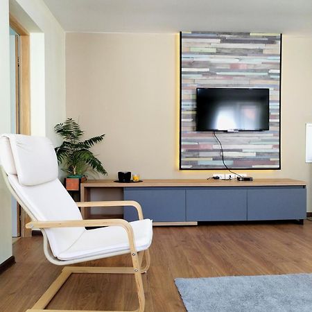 Nikas Apartman Donji Milanovac Bagian luar foto