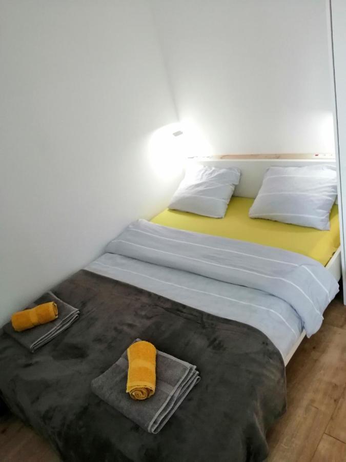 Nikas Apartman Donji Milanovac Bagian luar foto